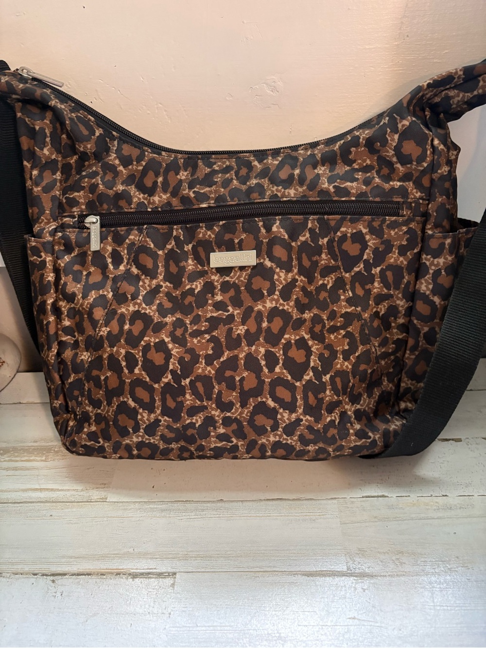 Baggallini Brown and Black Leopard Print Crossbody Shoulder Bag
